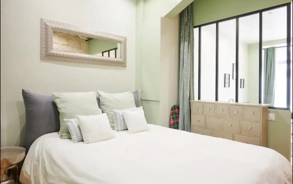 Very Charming And Cosy Flat, Center Of Paris