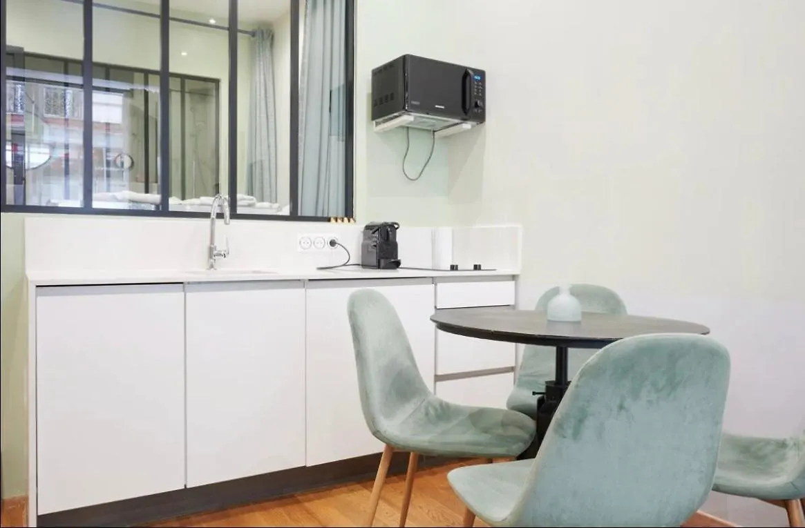 Very Charming And Cosy Flat, Center Of Paris France
