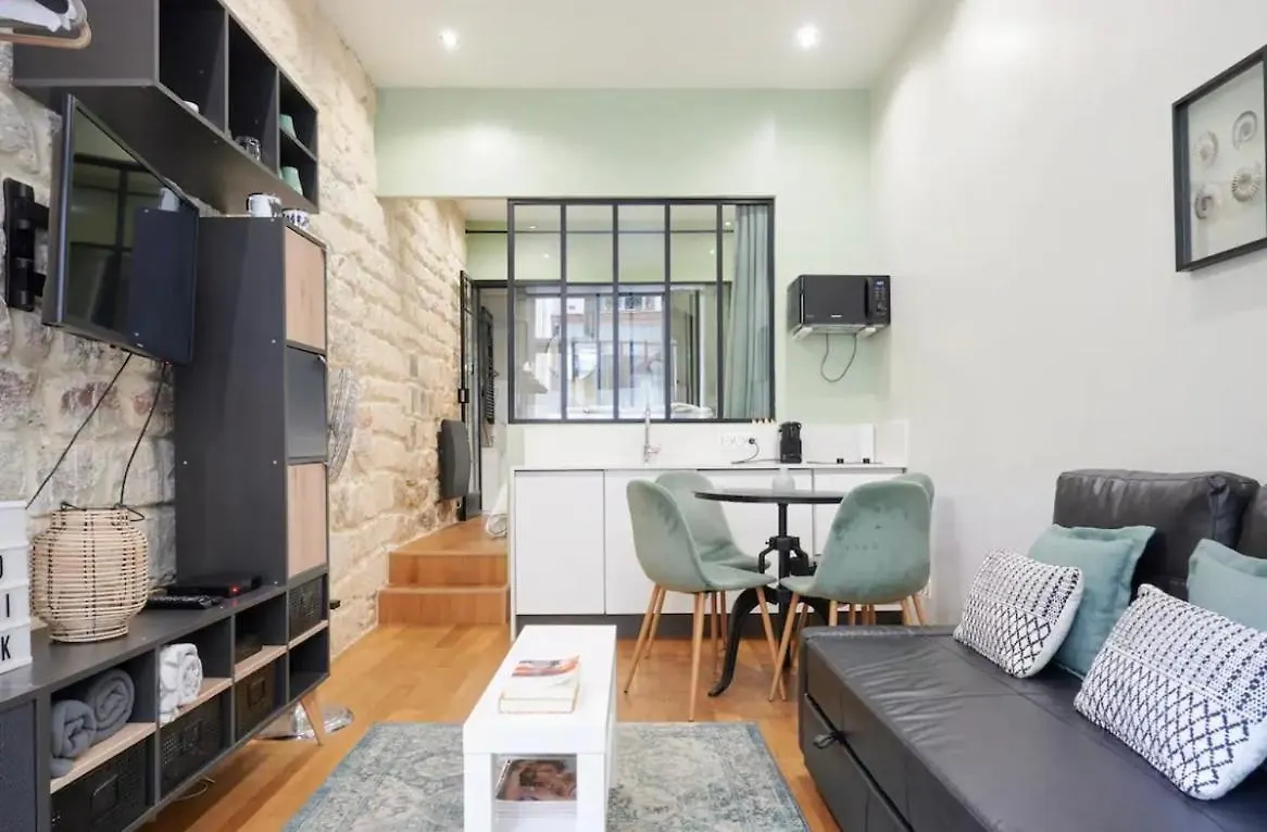 Very Charming And Cosy Flat, Center Of Paris Apartment